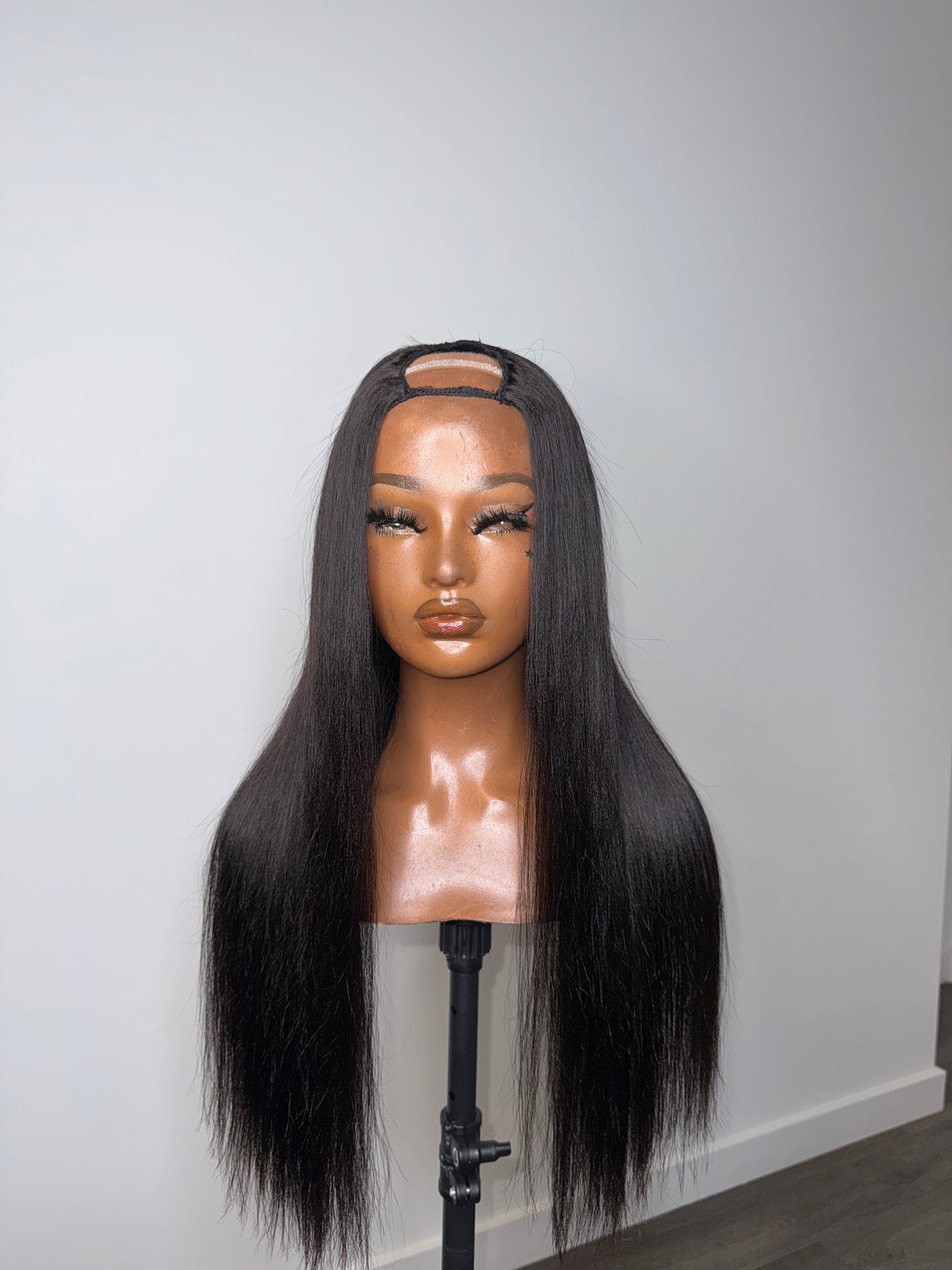 Yaki Straight U-Part Wig - IRIS